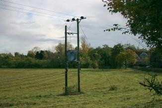 Flatford overhead lines due to be undergrounded in 2016